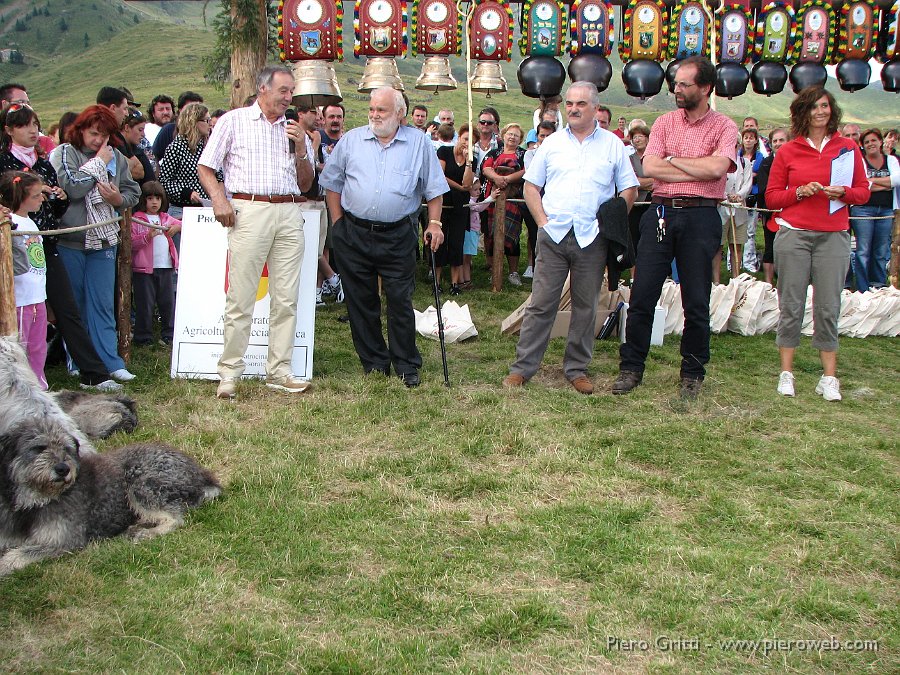 canipastore 123.jpg - Parla il sig. Giupponi, proprietario del pascoli dove si svolge la gara